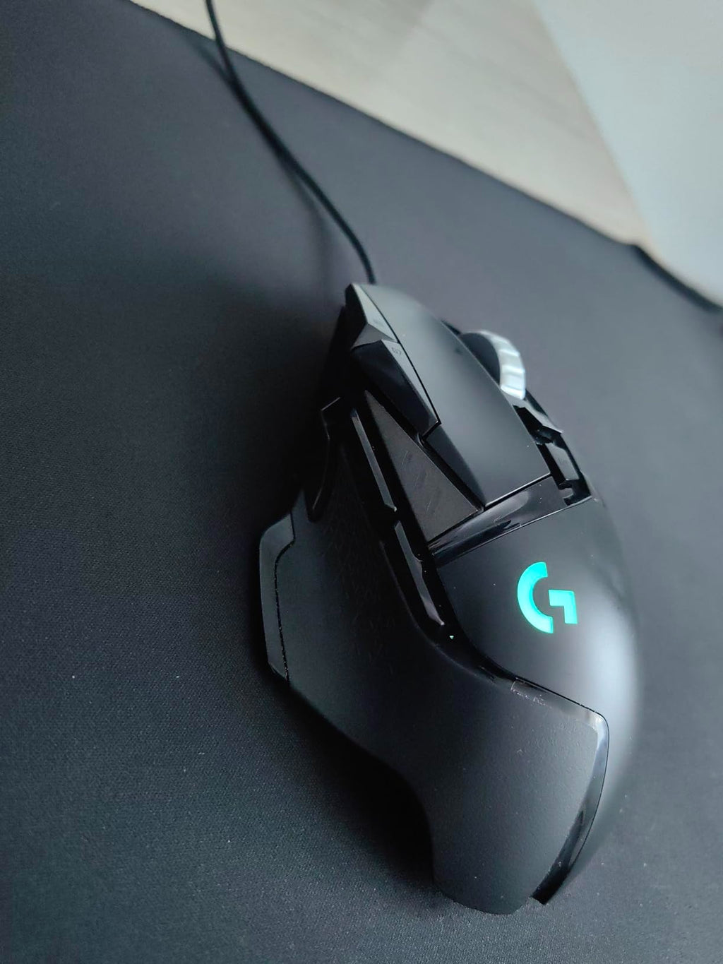 Logitech G502 HERO gaming mouse (with HERO sensor, RGB, 16,000 DPI, 11 programmable buttons, laptop and PC computer mouse, 5 customizable weights, balance tuning, German packaging) black